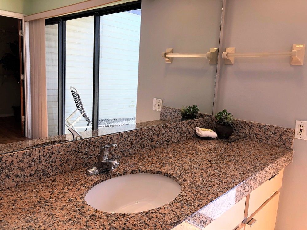 The Bird's Nest Vacation Rentals: 403 Gulf Dr S, Bradenton Beach, FL 34217